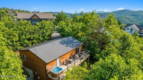 Tiny photo for 625628 Pinecrest Drive, Gatlinburg, TN 37738 (MLS # 1340931)