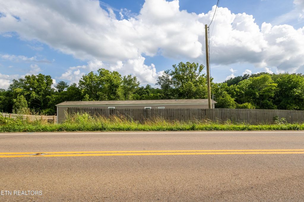 Photo of 1138 Douglas Dam Rd, Dandridge, TN 37725 (MLS # 1305077)