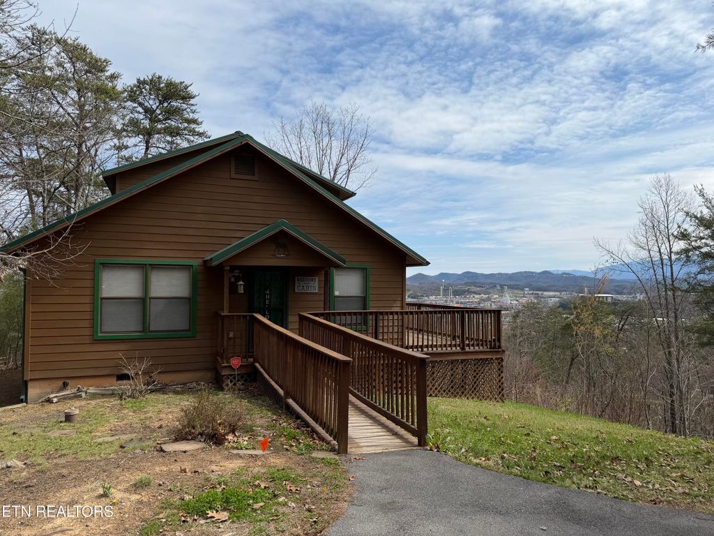 Photo of 801 Lloyd Huskey Rd, Pigeon Forge, TN 37863 (MLS # 1333604)