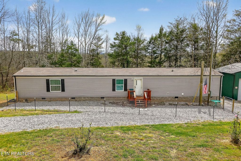 Photo of 1237 Ridge Rd, Quebeck, TN 37579 (MLS # 1335001)