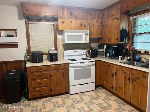 Tiny photo for 504 Hayworth Drive, Knoxville, TN 37920 (MLS # 1357705)