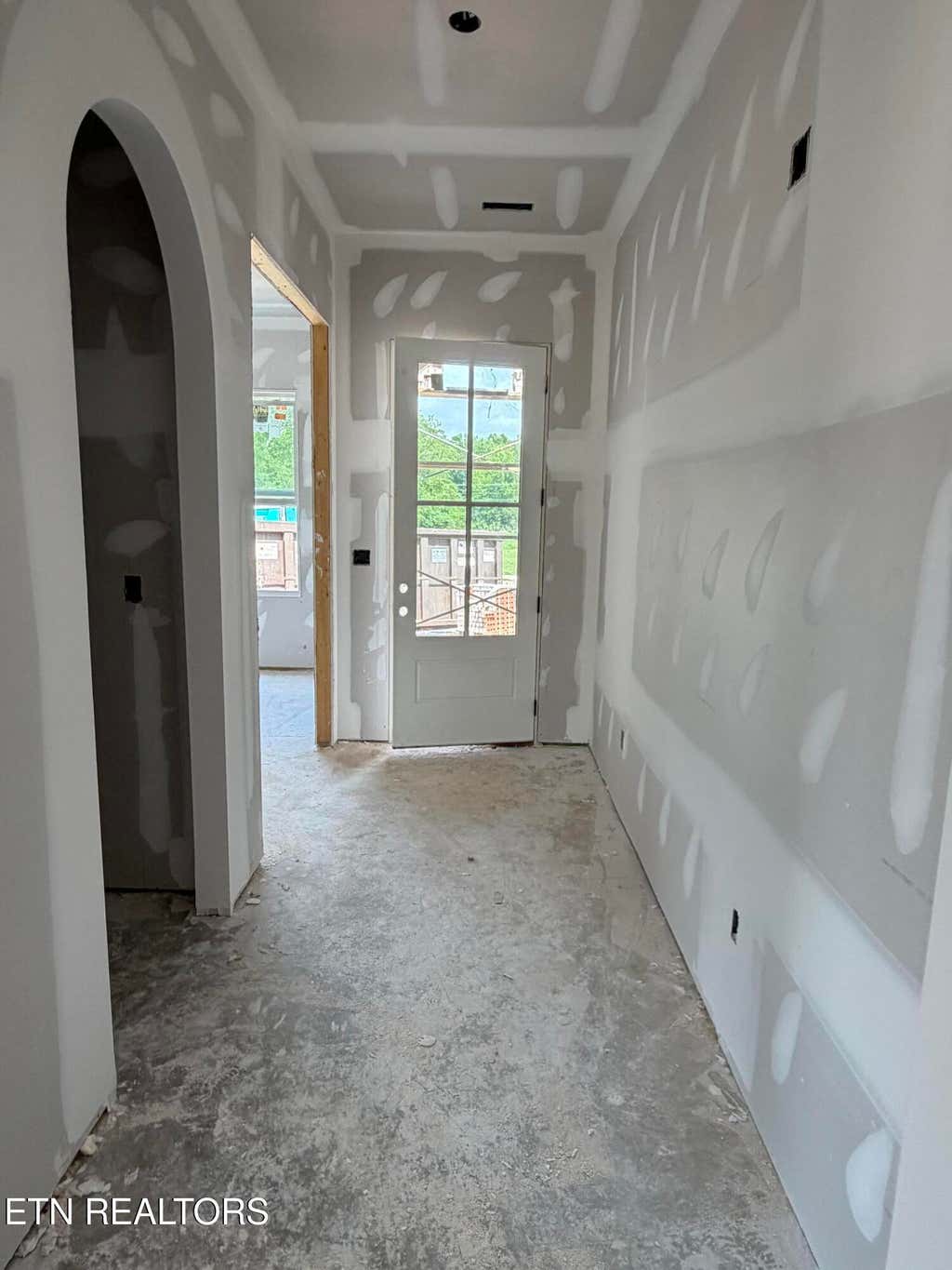 Photo of 225 Poppy Place, Lenoir City, TN 37772 (MLS # 1342147)