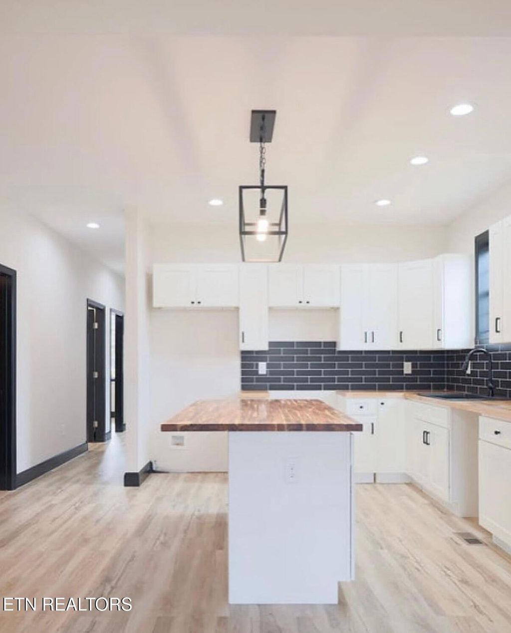 Photo of 3944 Seahorn Ave, Knoxville, TN 37914 (MLS # 1323269)