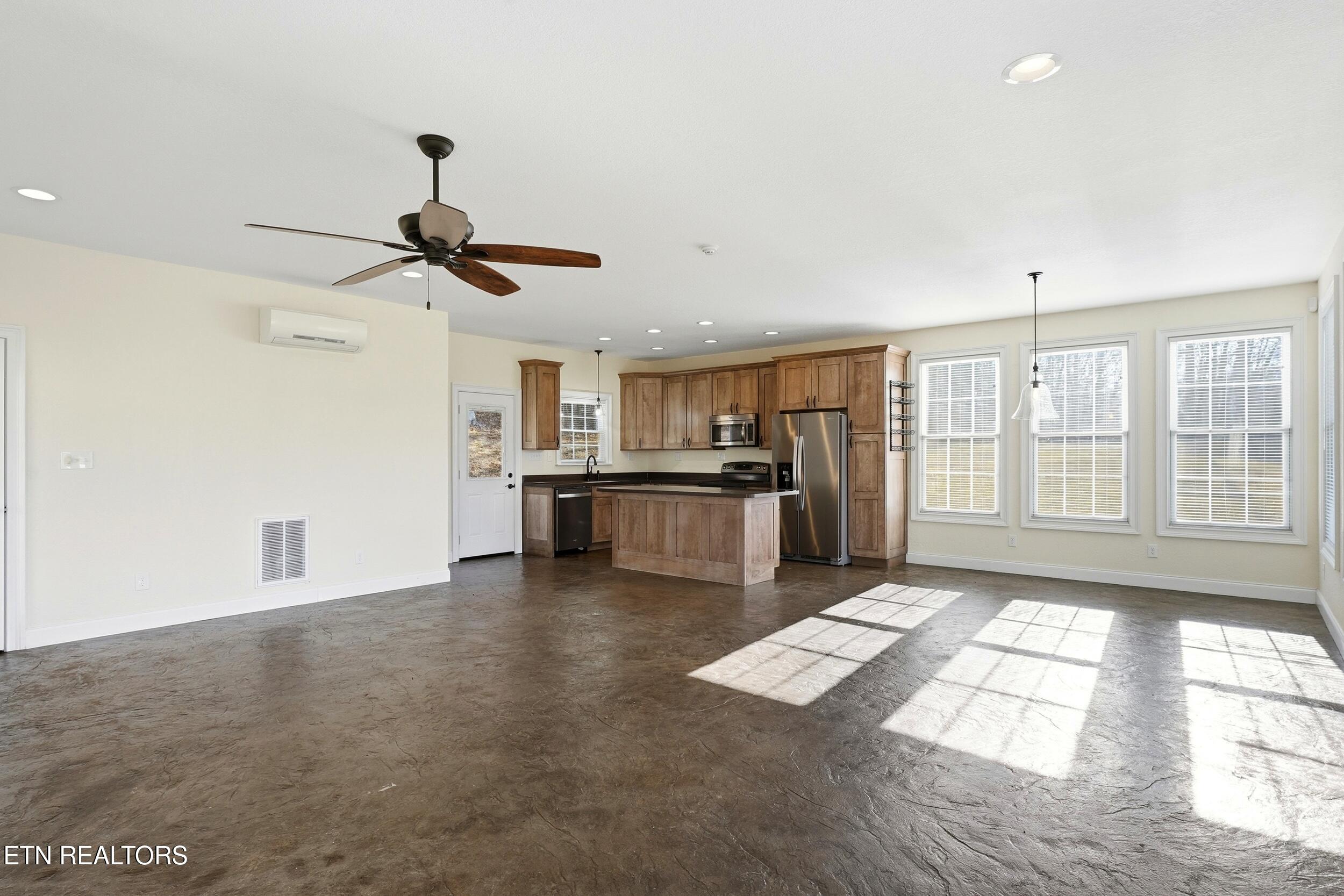 206 Old Leadmine Bend Rd