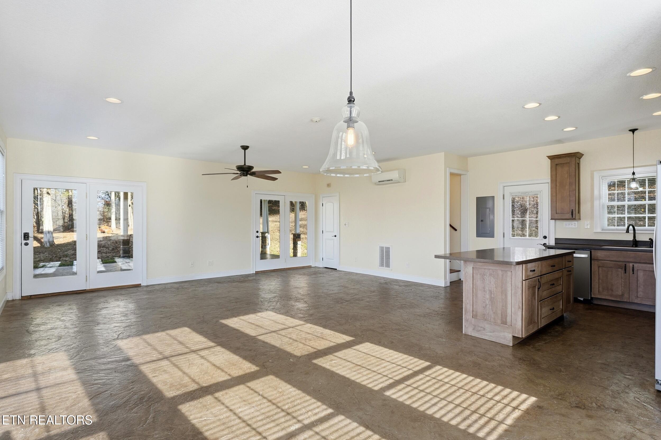 206 Old Leadmine Bend Rd