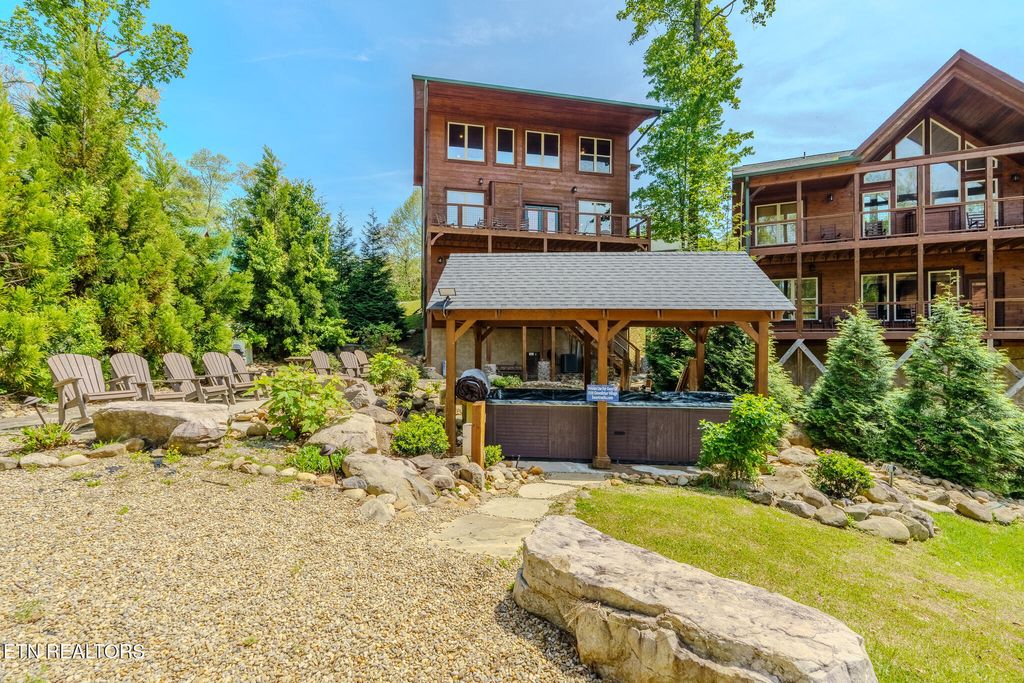 Photo of 1116 Greenbriar Village Lane, Gatlinburg, TN 37738 (MLS # 1338342)