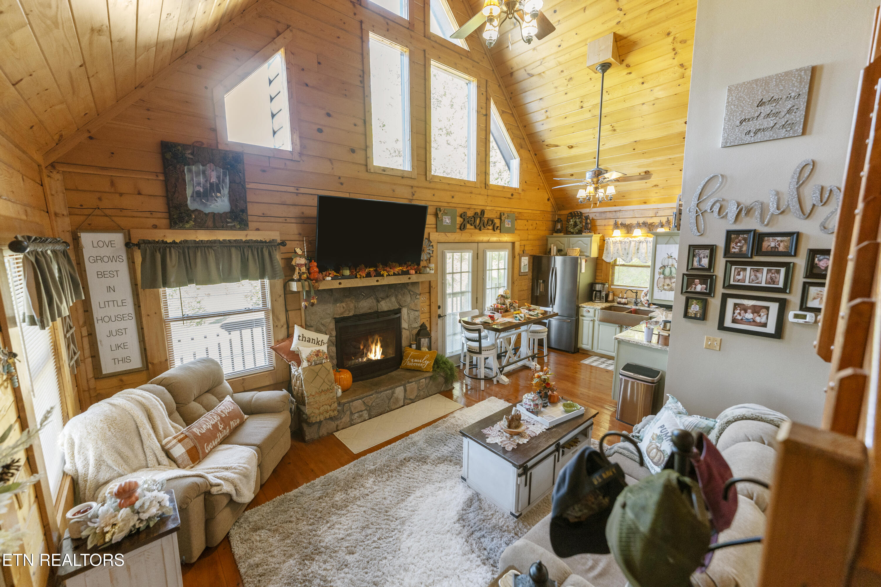176 Humingbird Lane