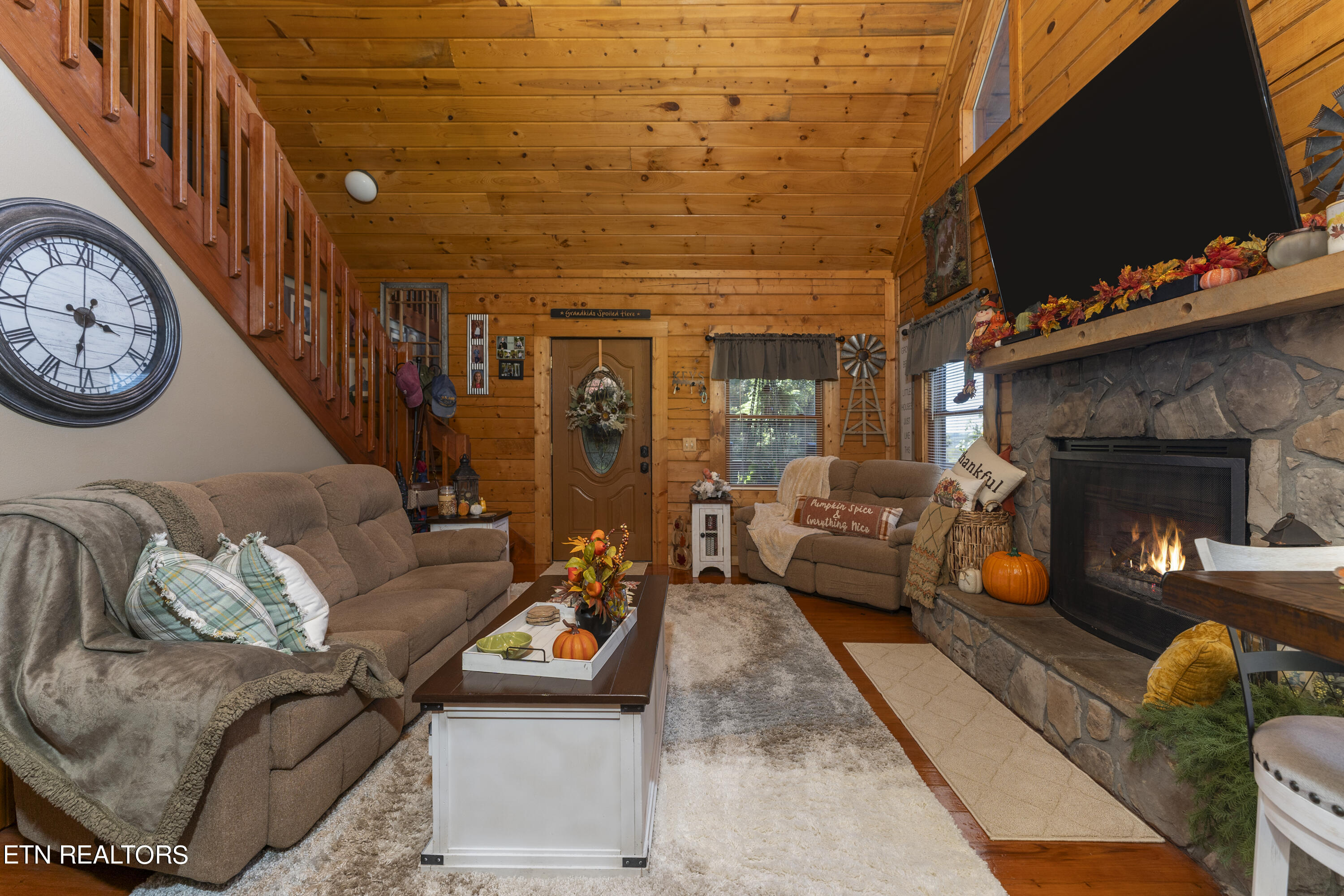 176 Humingbird Lane