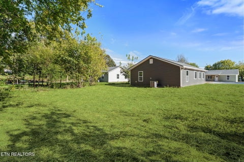 Tiny photo for 118 Bradys Way, Harriman, TN 37748 (MLS # 1359737)