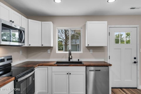 Tiny photo for 118 Bradys Way, Harriman, TN 37748 (MLS # 1359737)