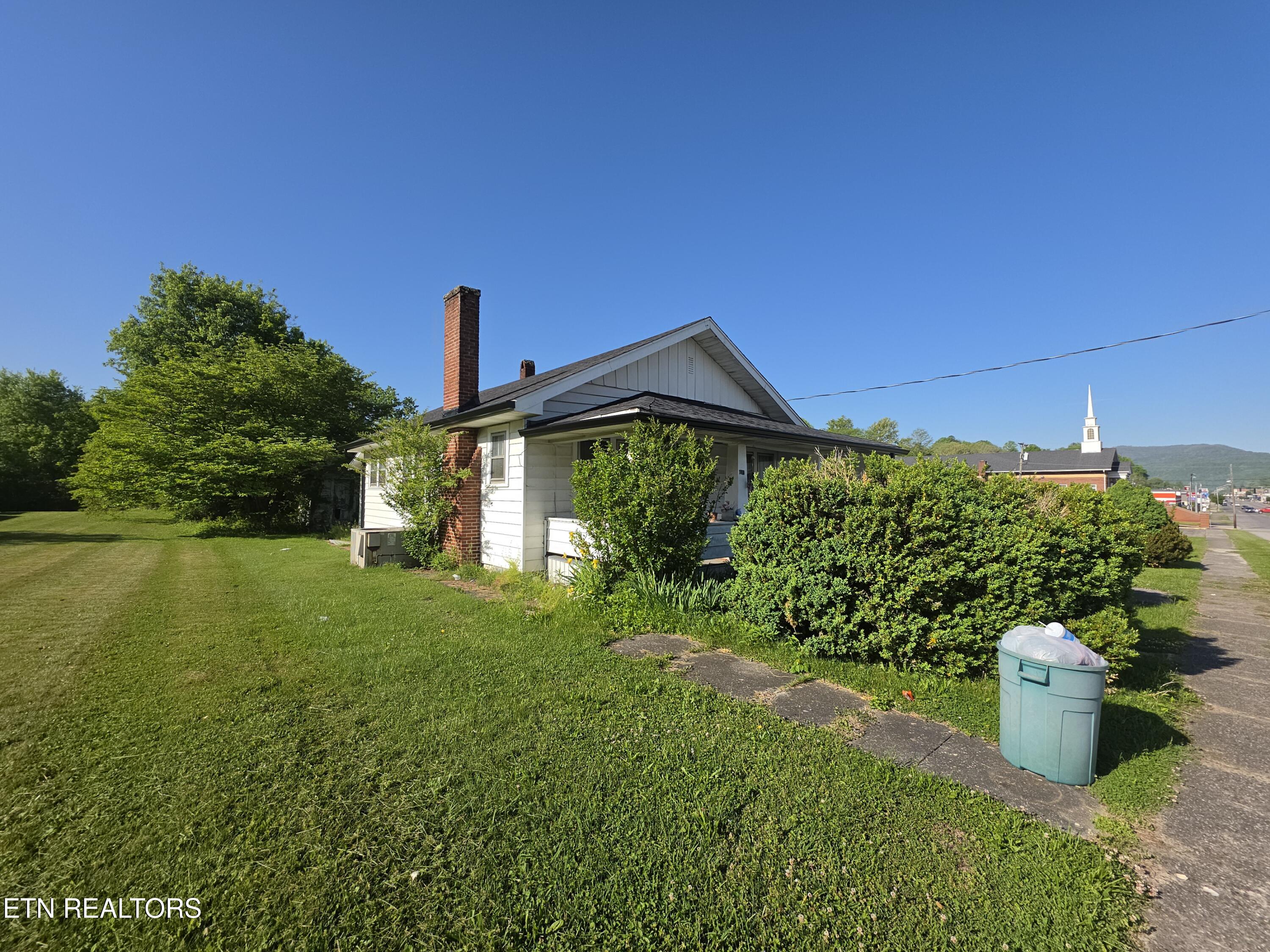 1009 E Cumberland Ave