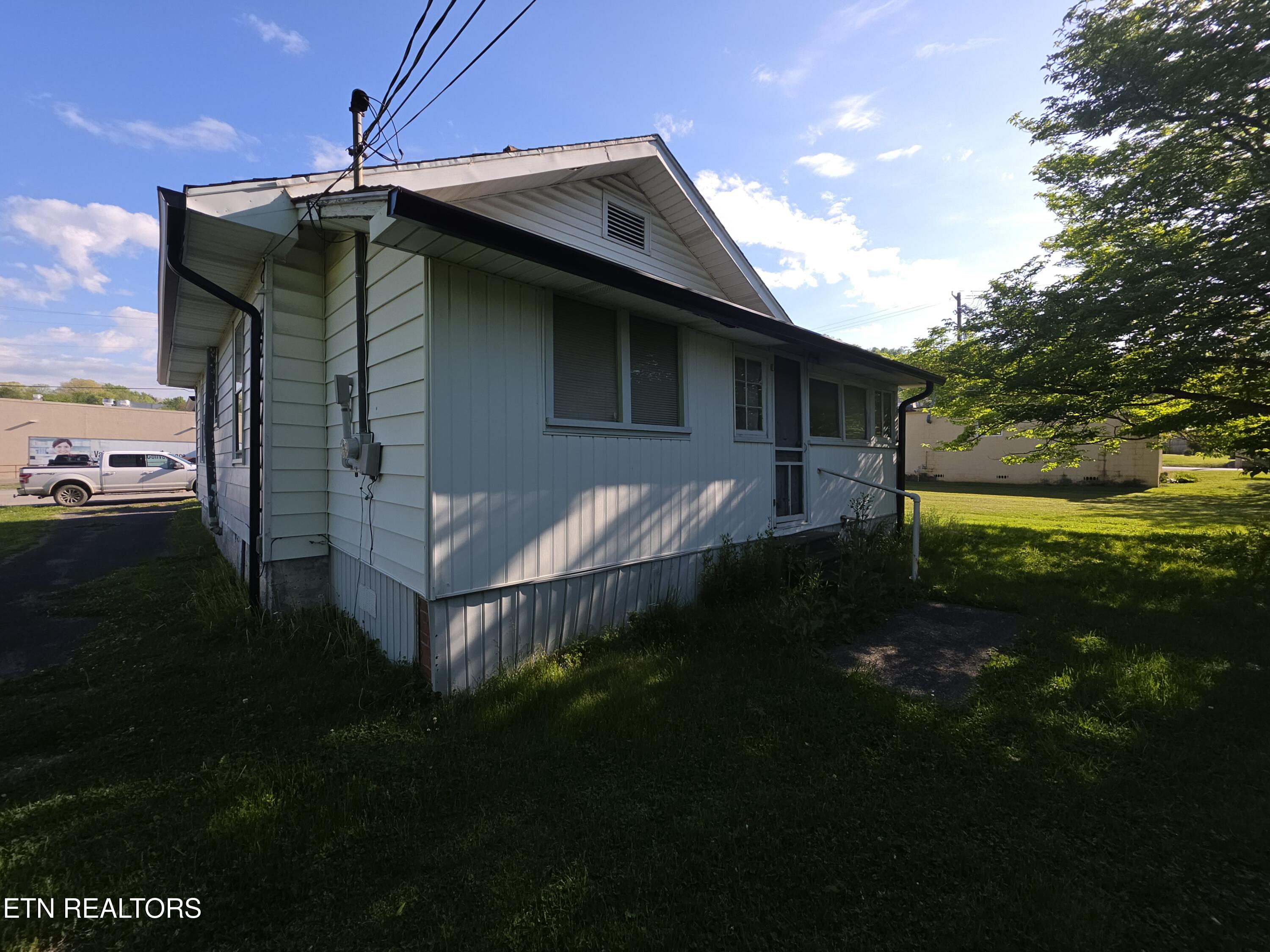 1009 E Cumberland Ave