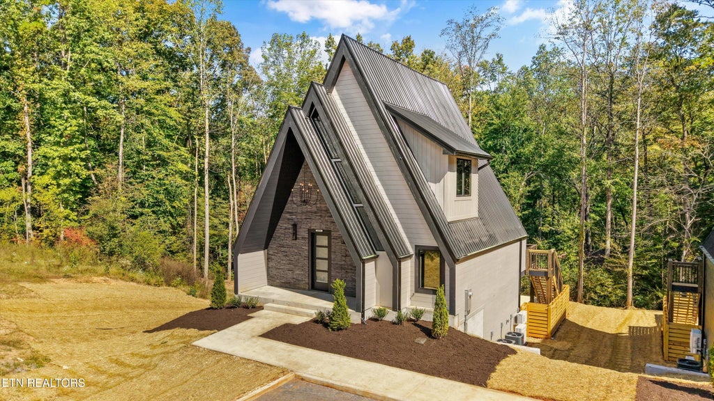 Photo of 651 Longbow Way, Pigeon Forge, TN 37863 (MLS # 1356362)
