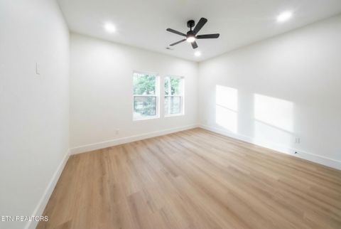 Tiny photo for 1509 Texas Ave, Knoxville, TN 37921 (MLS # 1336142)