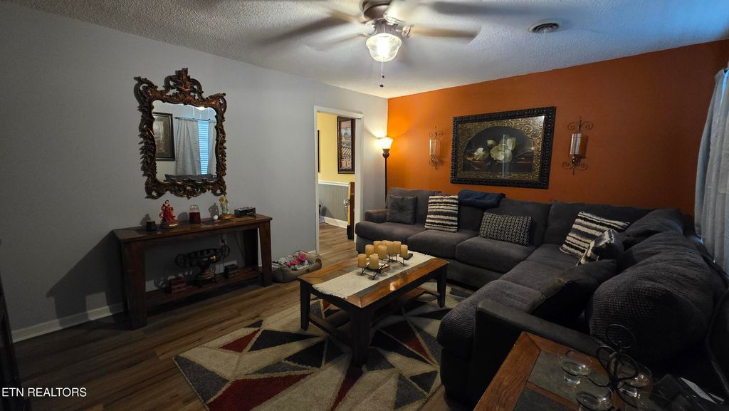 Photo of 229 Doe Run Blvd, Clinton, TN 37716 (MLS # 1312386)