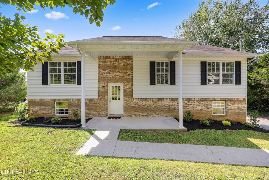 Photo of 621 Odell Court, Strawberry Plains, TN 37871 (MLS # 1353644)