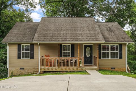 Photo of 608 W 3rd Ave, Lenoir City, TN 37771 (MLS # 1347658)