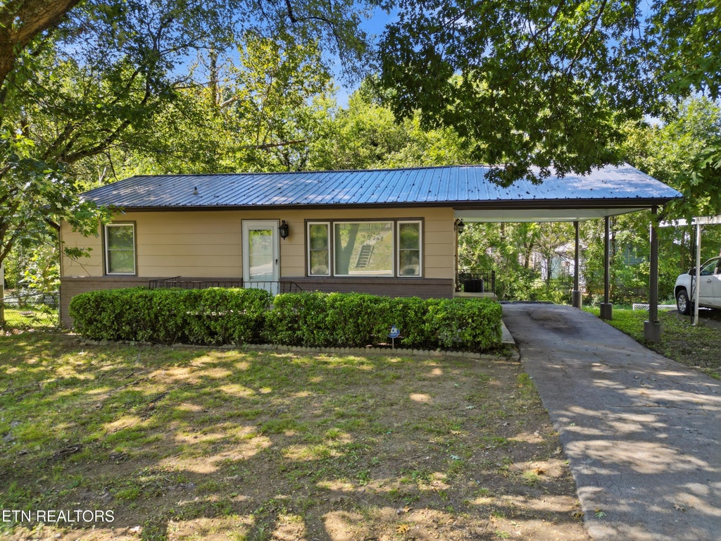 Photo of 4505 W Martin Mill Pike, Knoxville, TN 37920 (MLS # 1355186)