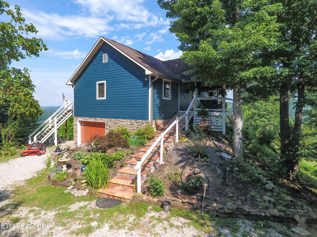 Photo of 188 Ridgecrest Rd, New Tazewell, TN 37825 (MLS # 1266397)