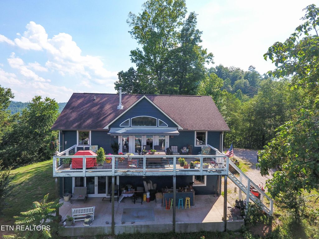 Photo of 188 Ridgecrest Rd, New Tazewell, TN 37825 (MLS # 1266397)