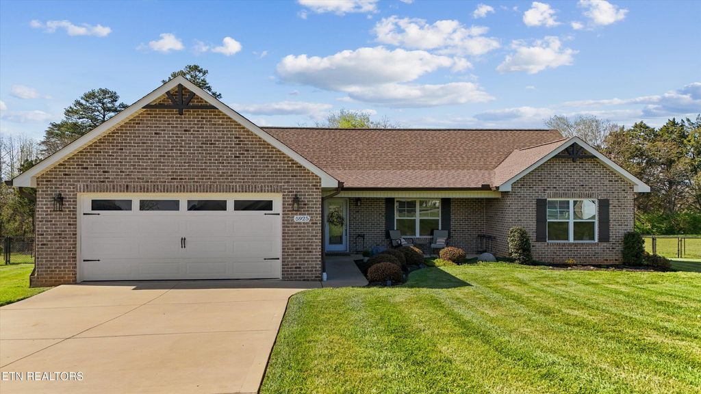 Photo of 5925 Chester Lane, Maryville, TN 37801 (MLS # 1334104)