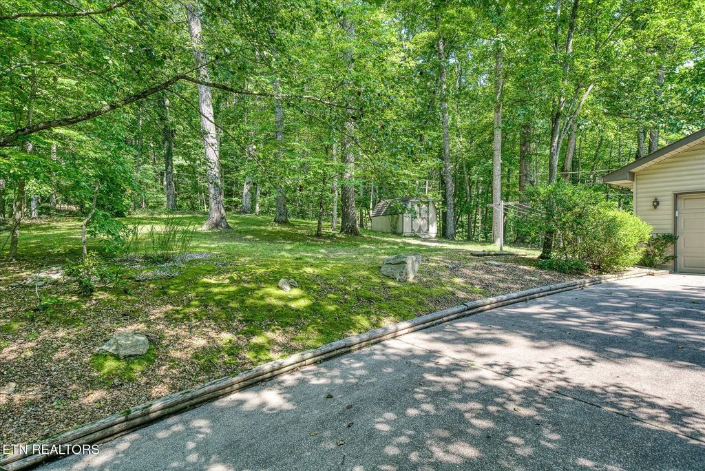 Photo of 11 Londell Court, Crossville, TN 38558 (MLS # 1306330)