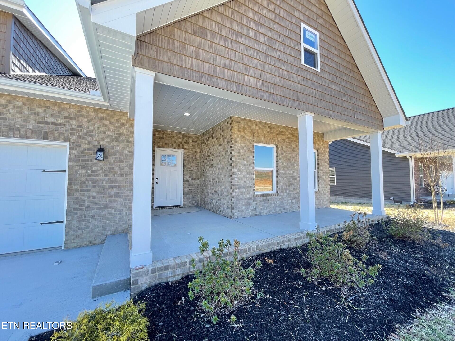210 Mossy Rock Rd