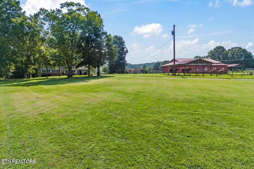 Photo of 786 Swan Pond Circle Rd, Harriman, TN 37748 (MLS # 1331582)