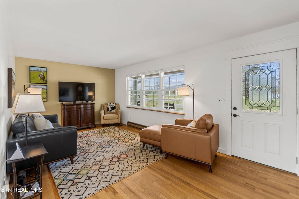 Photo of 786 Swan Pond Circle Rd, Harriman, TN 37748 (MLS # 1331582)