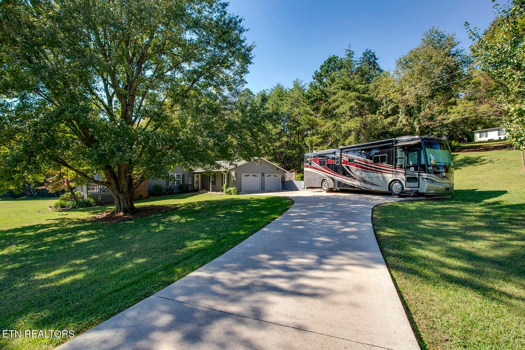 Photo of 209 Lovin Farm Rd, Vonore, TN 37885 (MLS # 1359179)