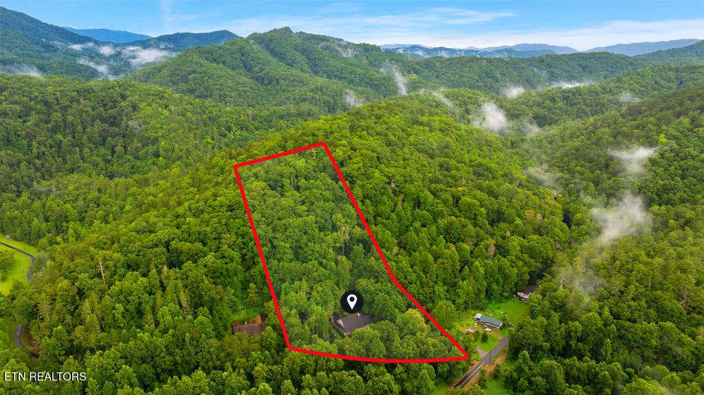 Photo of 3012 Roaring Creek Way, Sevierville, TN 37862 (MLS # 1350963)