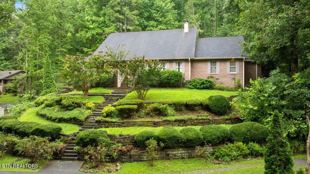 Photo of 3012 Roaring Creek Way, Sevierville, TN 37862 (MLS # 1350963)