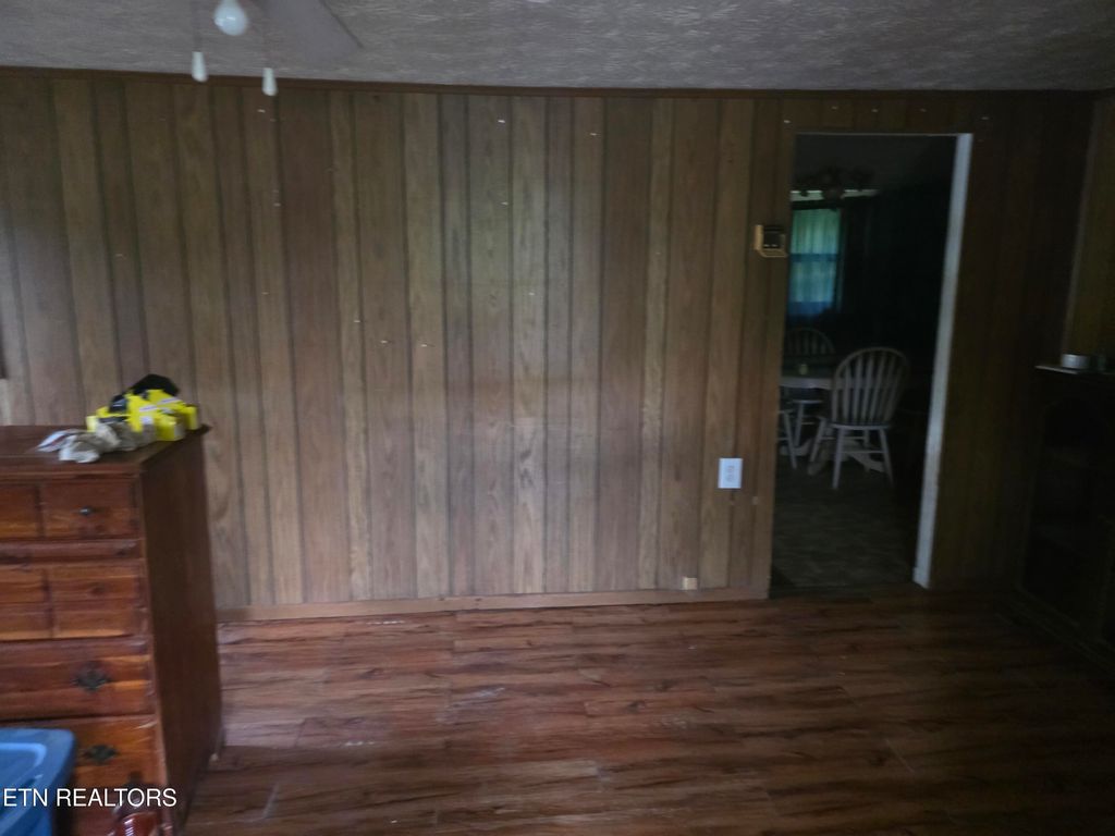 Photo of 112 Cemetery Rd, Caryville, TN 37714 (MLS # 1336947)