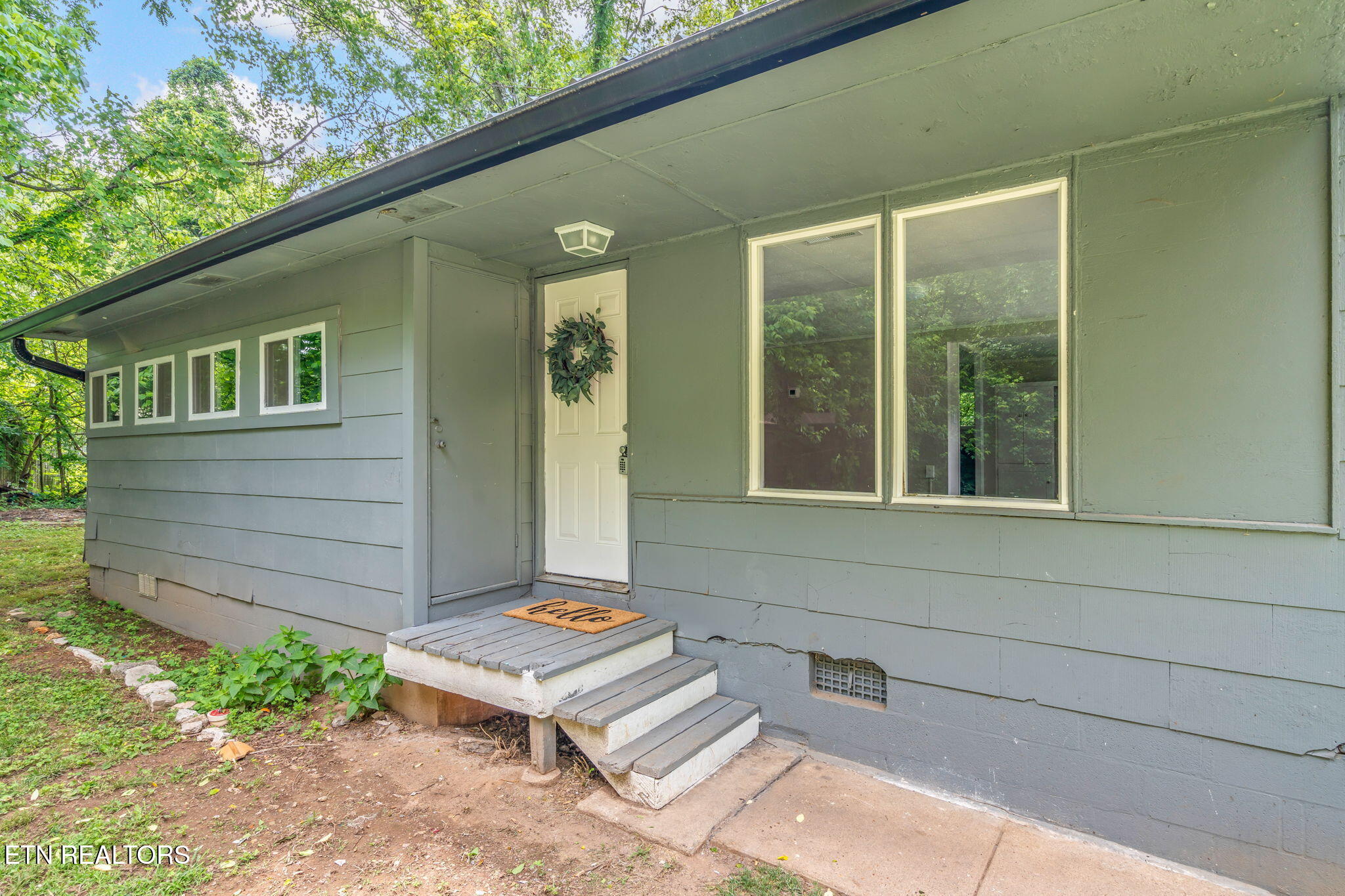 707 W Outer Drive