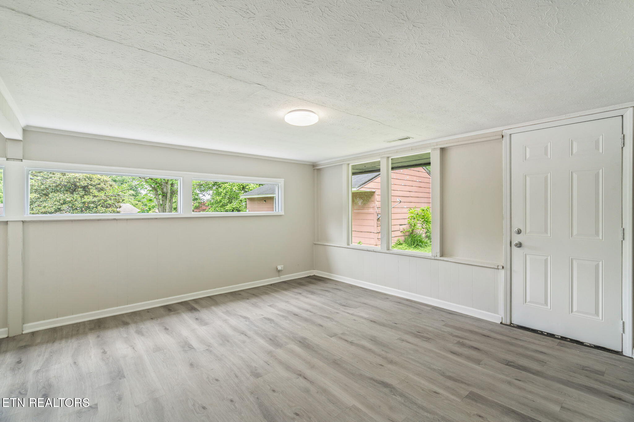 707 W Outer Drive