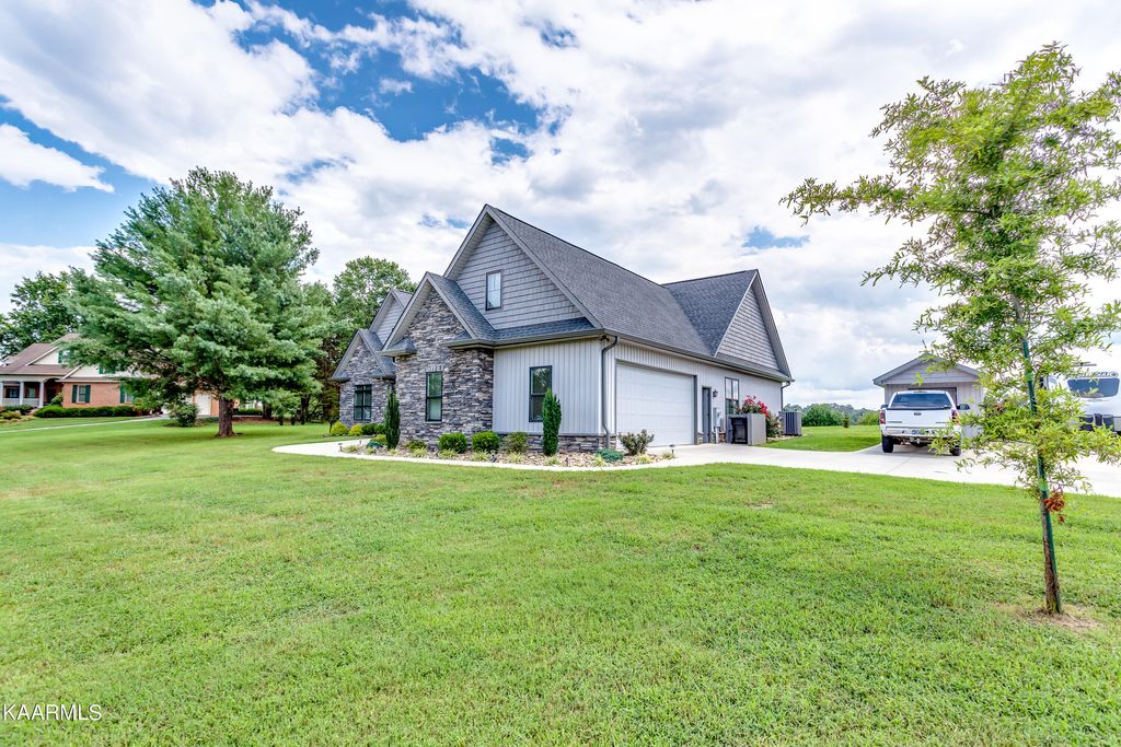 Photo of 716 Loudon View Drive, Friendsville, TN 37737 (MLS # 1237754)