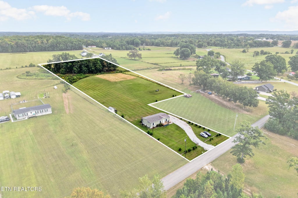 Photo of 2641 Wildcat Rd, Sparta, TN 38583 (MLS # 1355303)