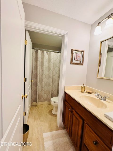 Tiny photo for 275 Rock Point Drive, Vonore, TN 37885 (MLS # 1332584)