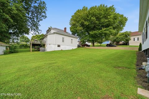 Photo of 208 E 1st Ave, Lenoir City, TN 37771 (MLS # 1349138)
