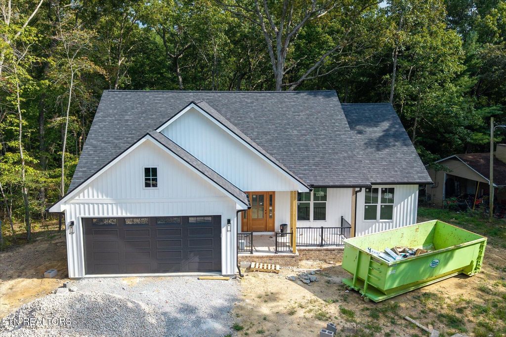 Photo of 235 Estates Lake Drive, Crossville, TN 38571 (MLS # 1315724)