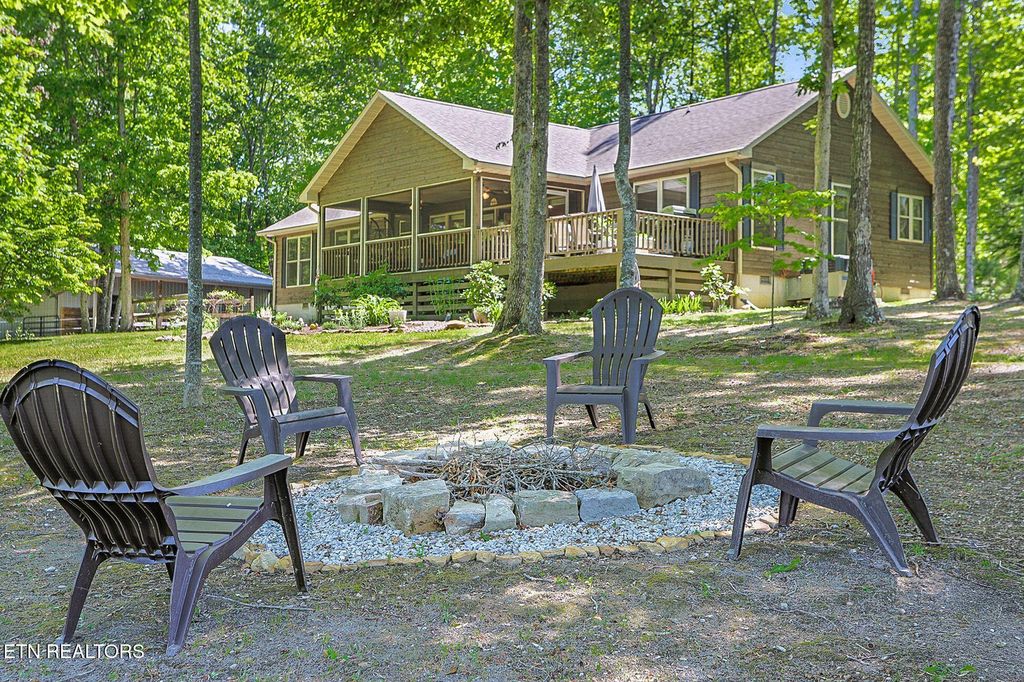 Photo of 778 Stone Haven Tr, Jamestown, TN 38556 (MLS # 1340993)