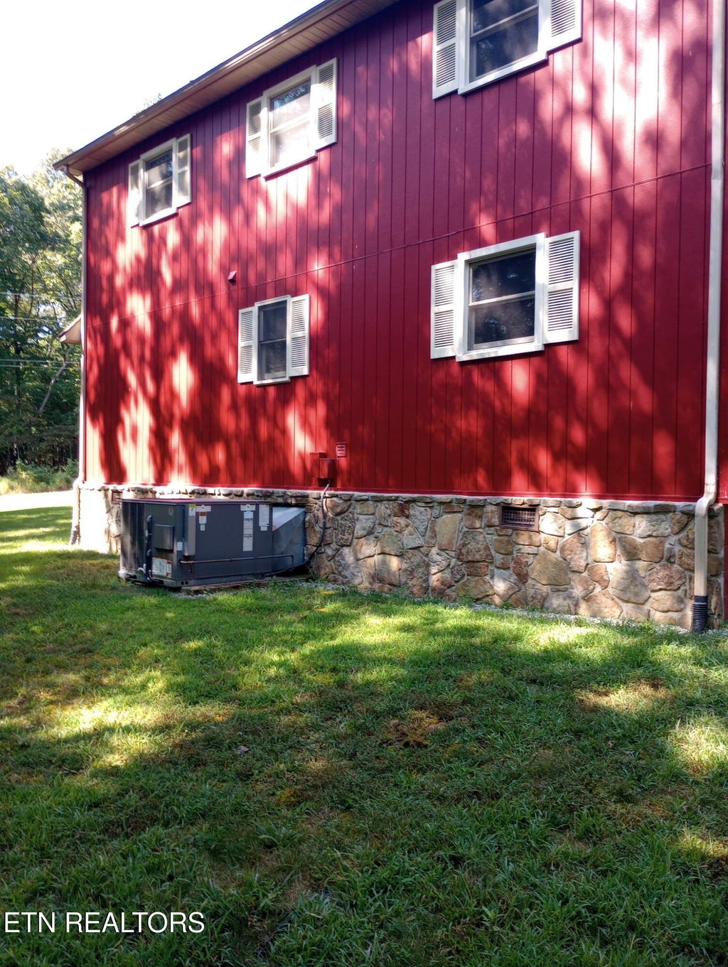 Photo of 5321 Pawnee Rd, Crossville, TN 38572 (MLS # 1353338)