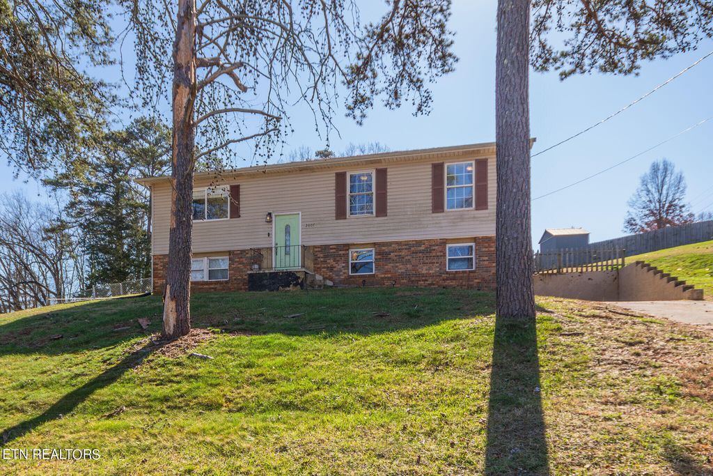 Photo of 2607 Pinecrest Lane, Strawberry Plains, TN 37871 (MLS # 1253082)