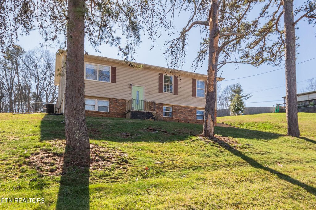 Photo of 2607 Pinecrest Lane, Strawberry Plains, TN 37871 (MLS # 1253082)