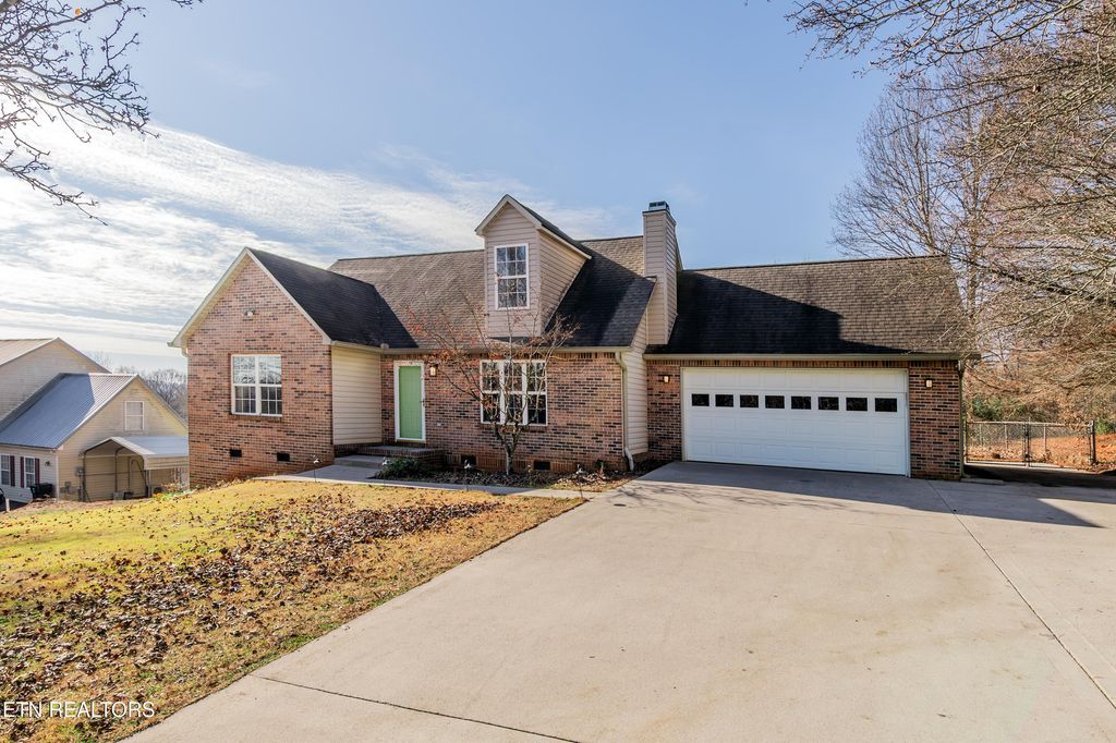 Photo of 260 Oakwood Estates Drive, Lenoir City, TN 37772 (MLS # 1324702)