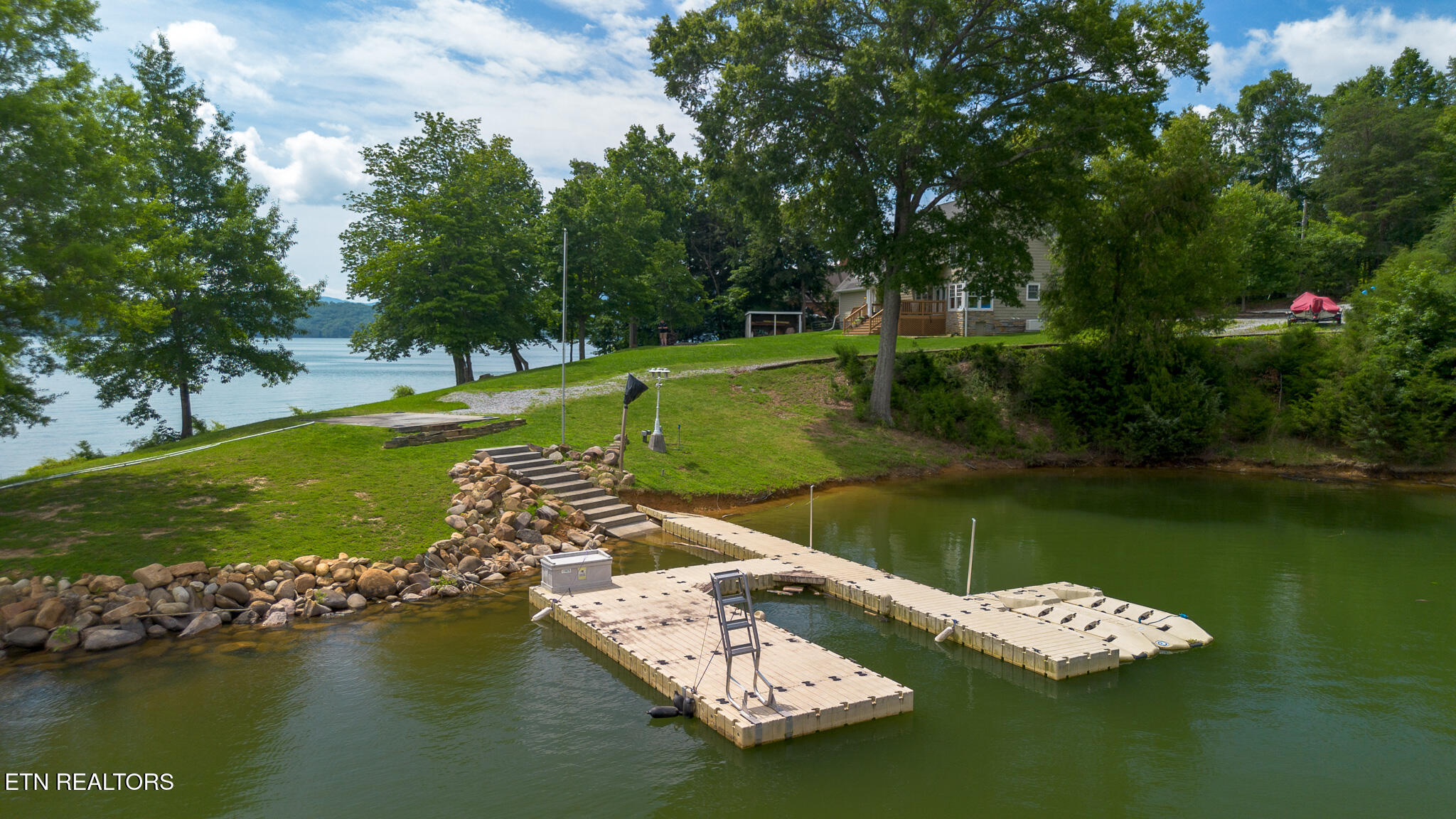 976 Bridgeview Hills Drive