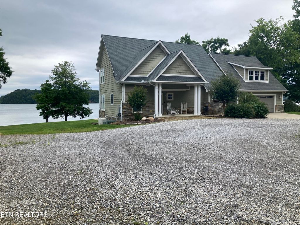 Photo of 976 Bridgeview Hills Drive, Dandridge, TN 37725 (MLS # 1304847)