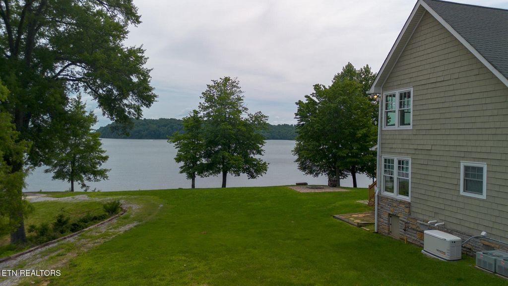 Photo of 976 Bridgeview Hills Drive, Dandridge, TN 37725 (MLS # 1304847)