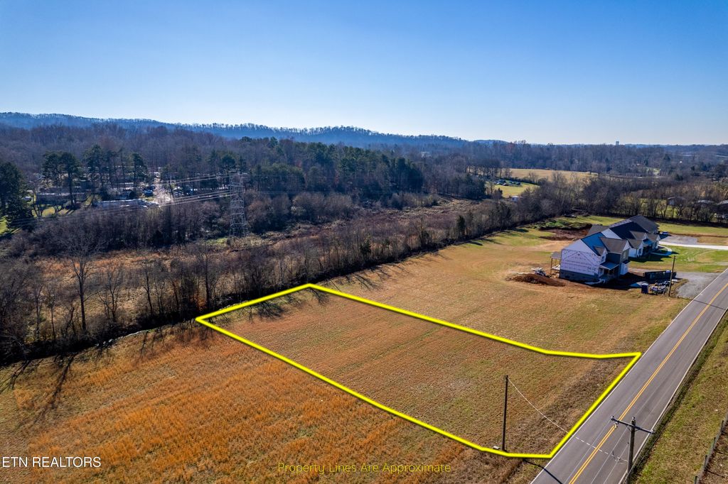 Photo of 326 Roddy Branch Rd, Rockford, TN 37853 (MLS # 1285453)
