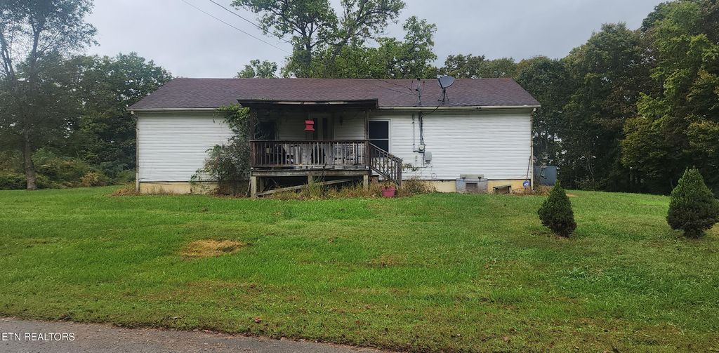 Photo of 855 Fairview Rd, Huntsville, TN 37756 (MLS # 1318440)